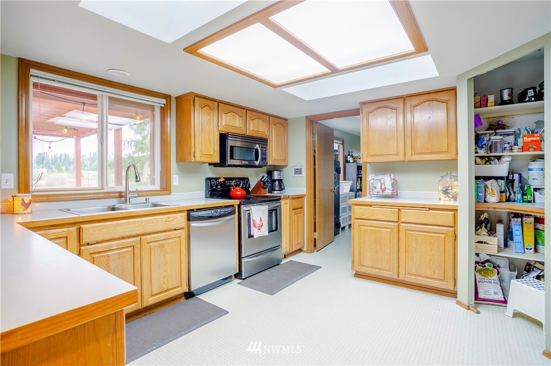 3209 Stanwood Bryant Road Arlington, WA 98223 - Photo 10 of 25 Gallery Image 10