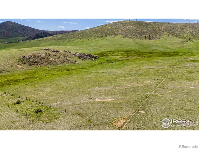 a view of an ocean from a yard