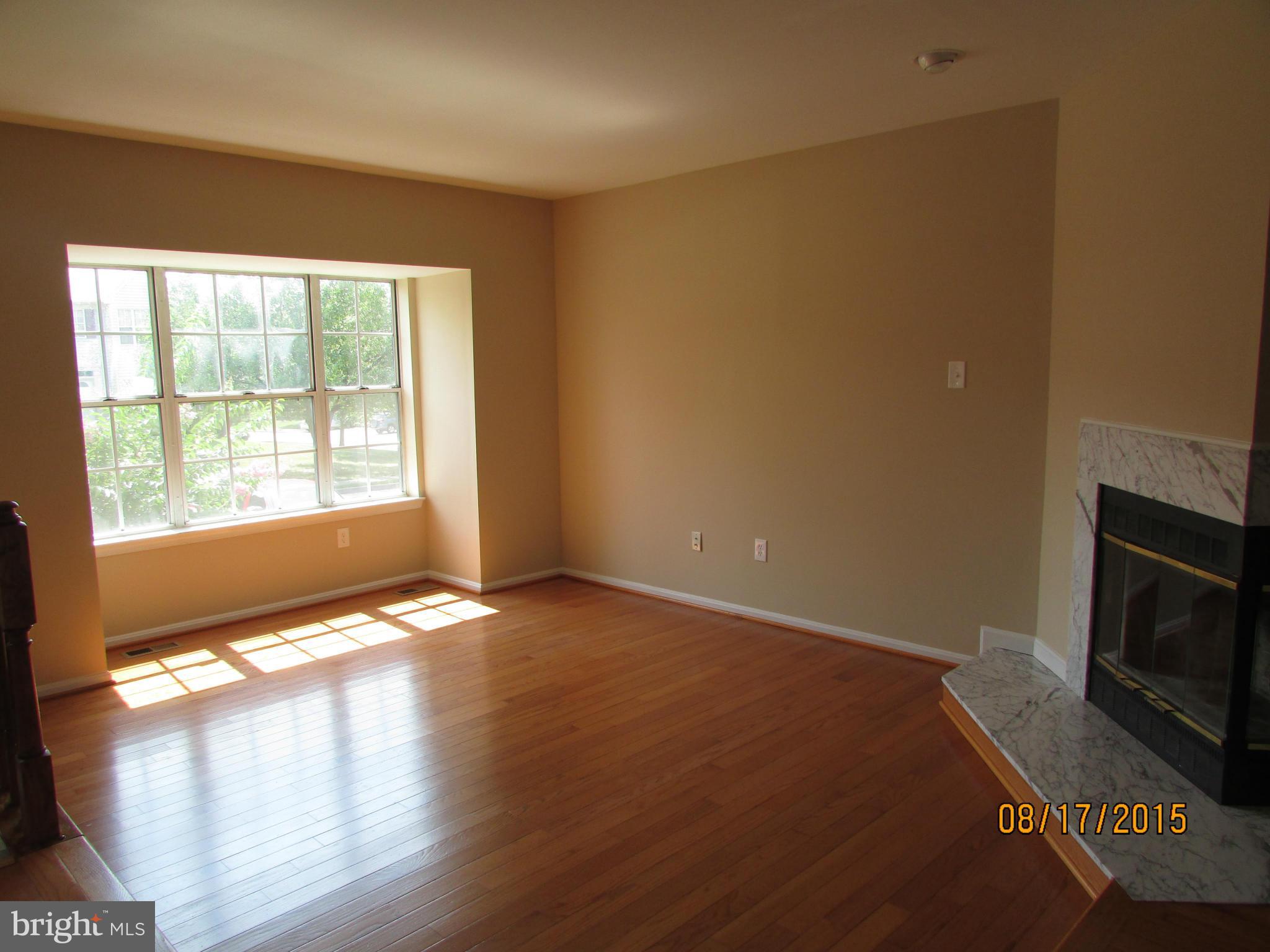 3718 Foxford Stream Road Baltimore, MD 21236 - Photo 3 of 19 Living Room