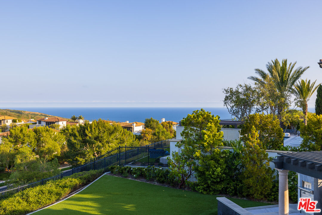 28 Tide Watch Newport Coast, CA 92657 - Photo 19 of 23 a view of a yard