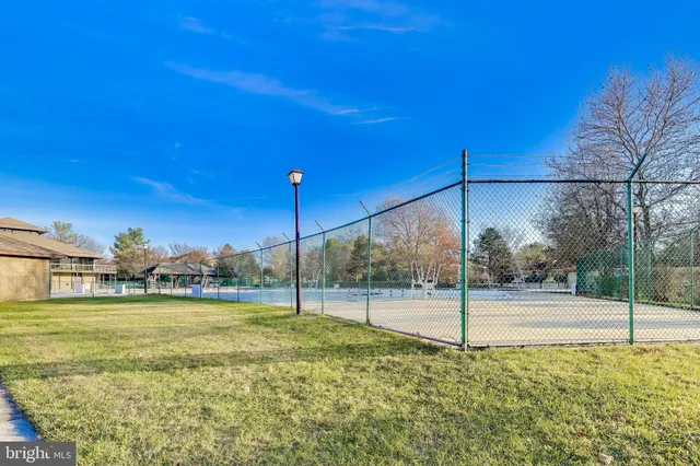 $1,900 | 8205 Whispering Oaks Way, Unit 304, Gaithersburg, MD 20879