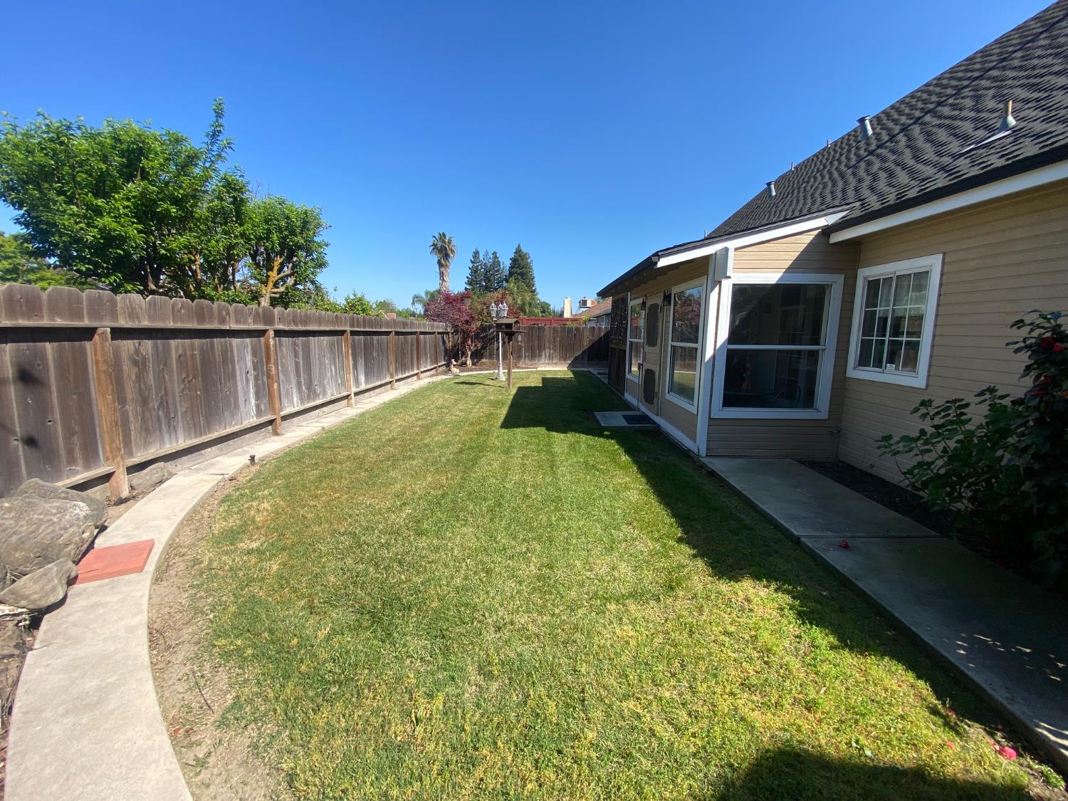 345 Riviera Way Turlock, CA 95382 - Photo 26 of 35