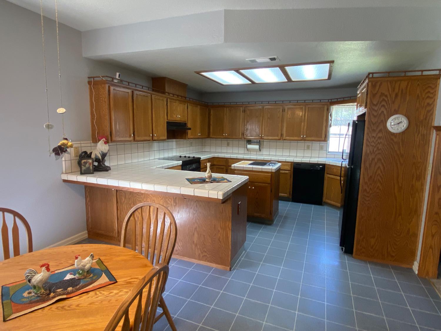 345 Riviera Way Turlock, CA 95382 - Photo 6 of 35