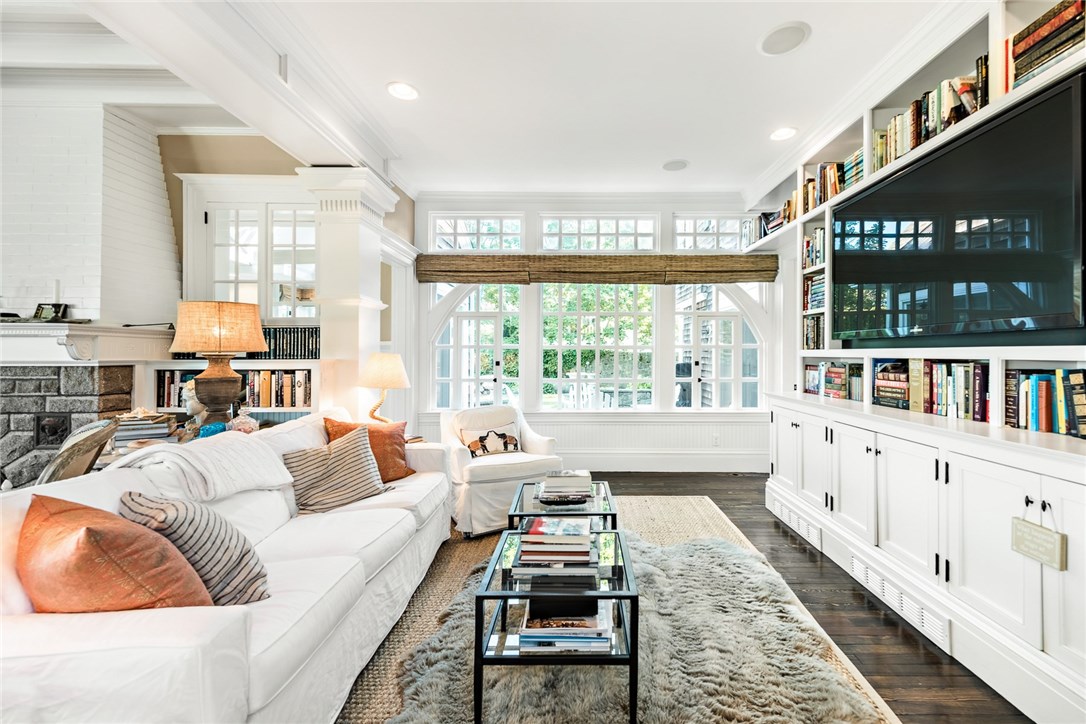 12 Westerly Road Westerly, RI 02891 - Photo 11 of 40