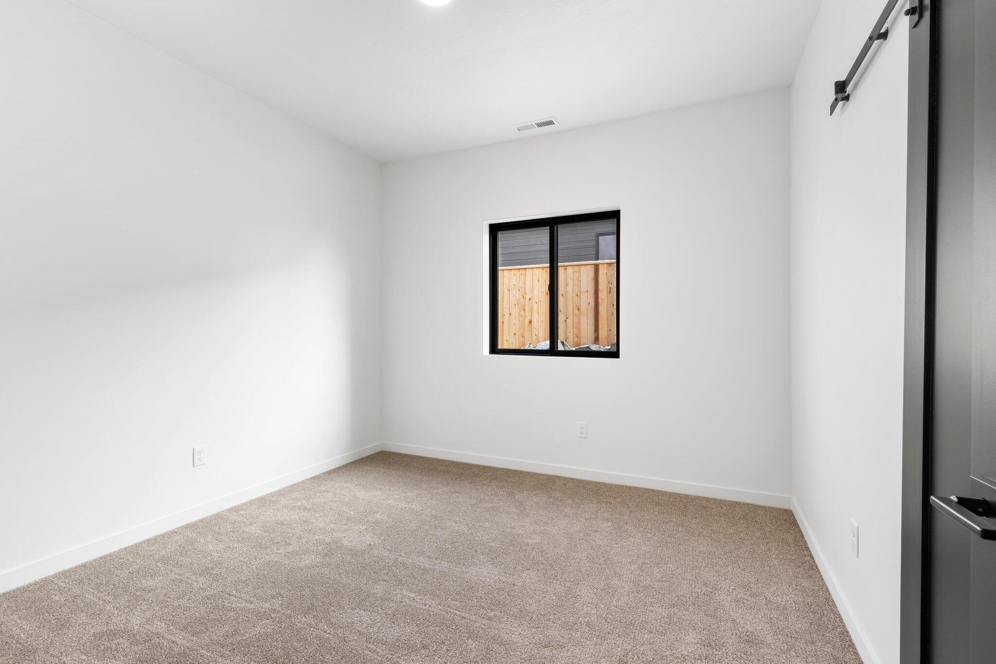 357 Arrowhead Trail Eagle Point, OR 97524 - Photo 14 of 25 15