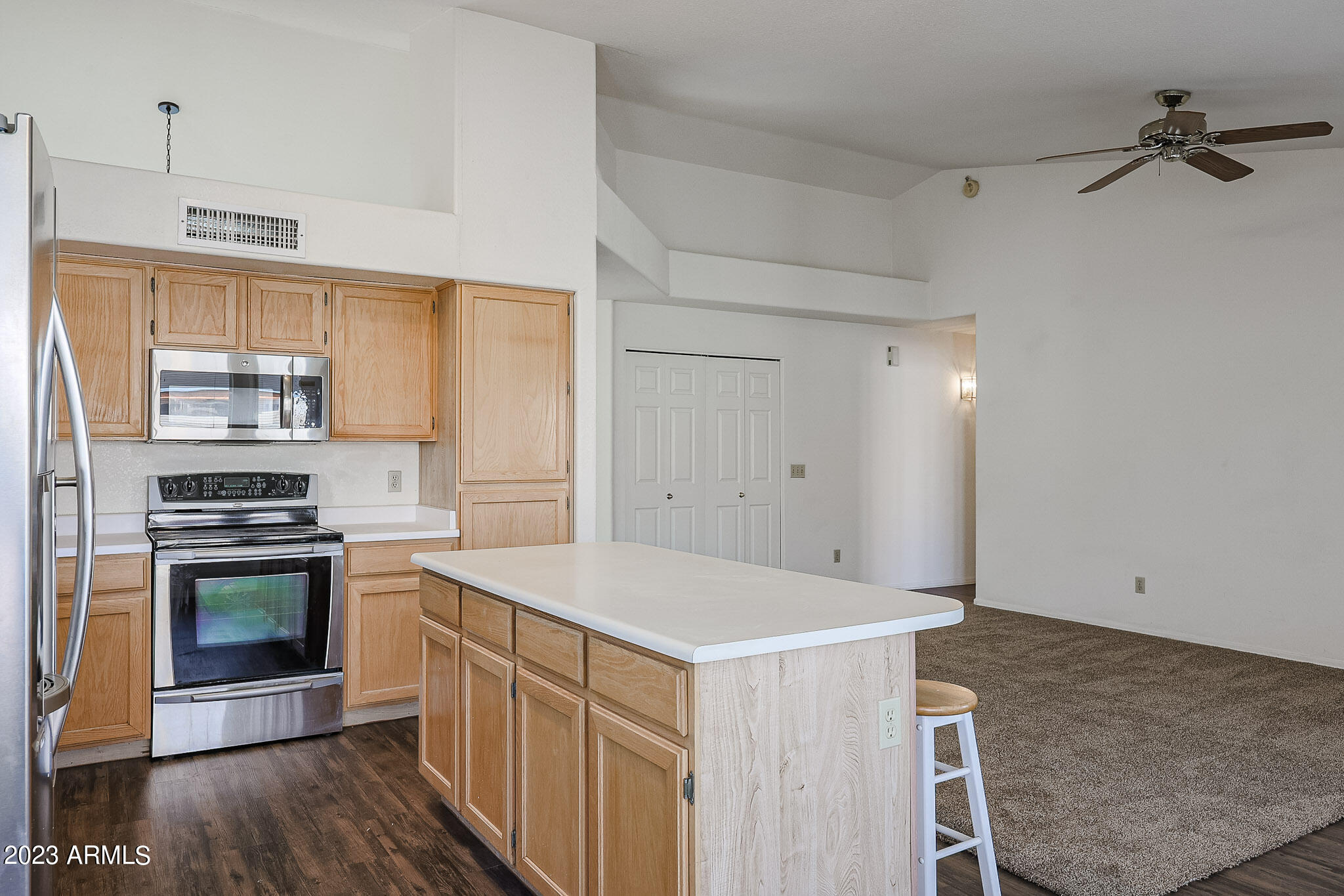 7664 West Redfield Road Peoria, AZ 85381 - Photo 11 of 35 B (7)