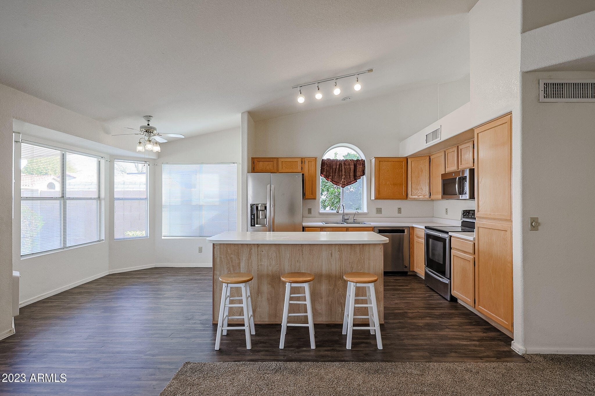 7664 West Redfield Road Peoria, AZ 85381 - Photo 8 of 35 B (4)