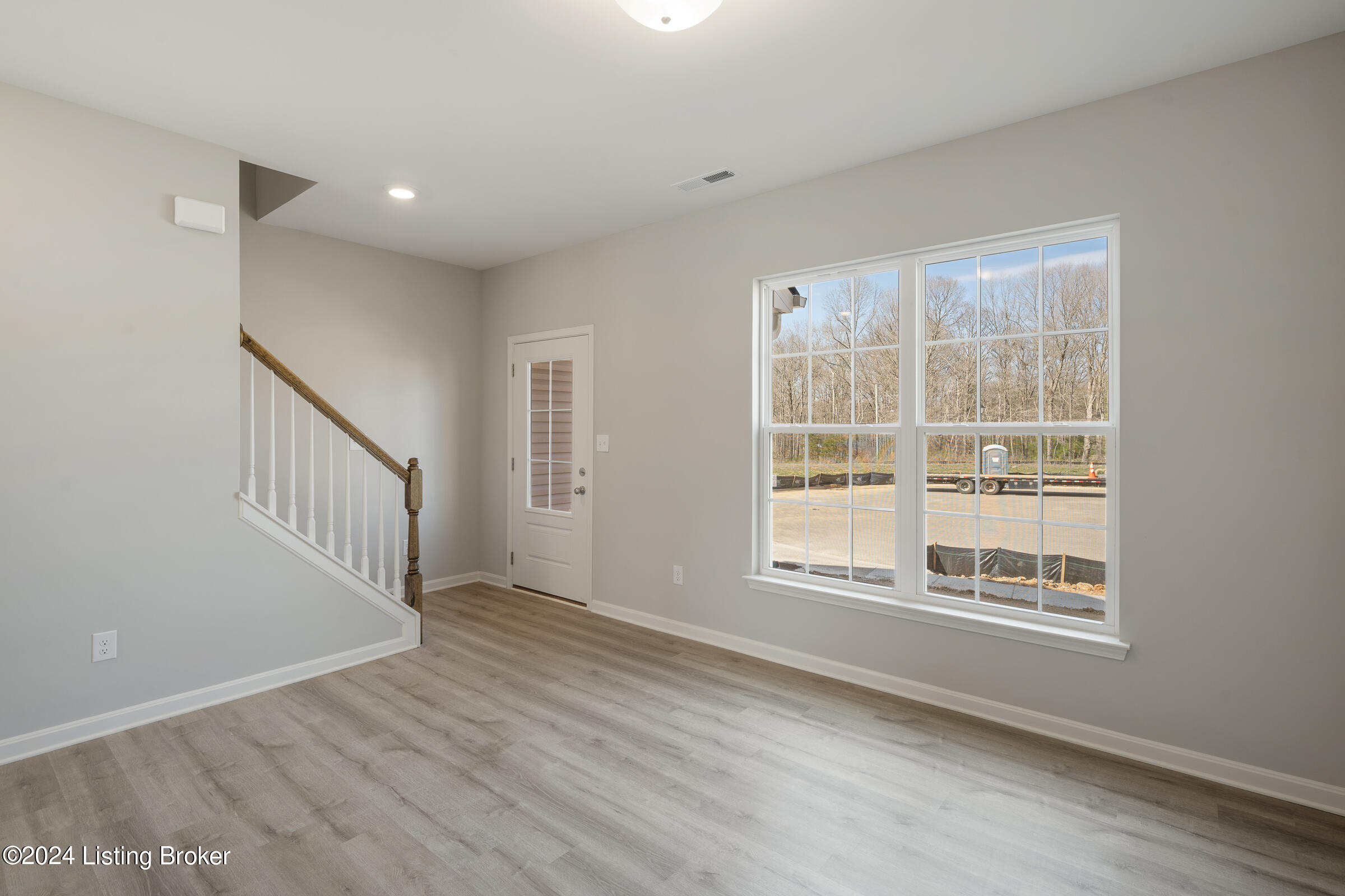 8433 Gateway Run Road Louisville, KY 40229 - Photo 5 of 32 8433 Gateway Run Rd-5