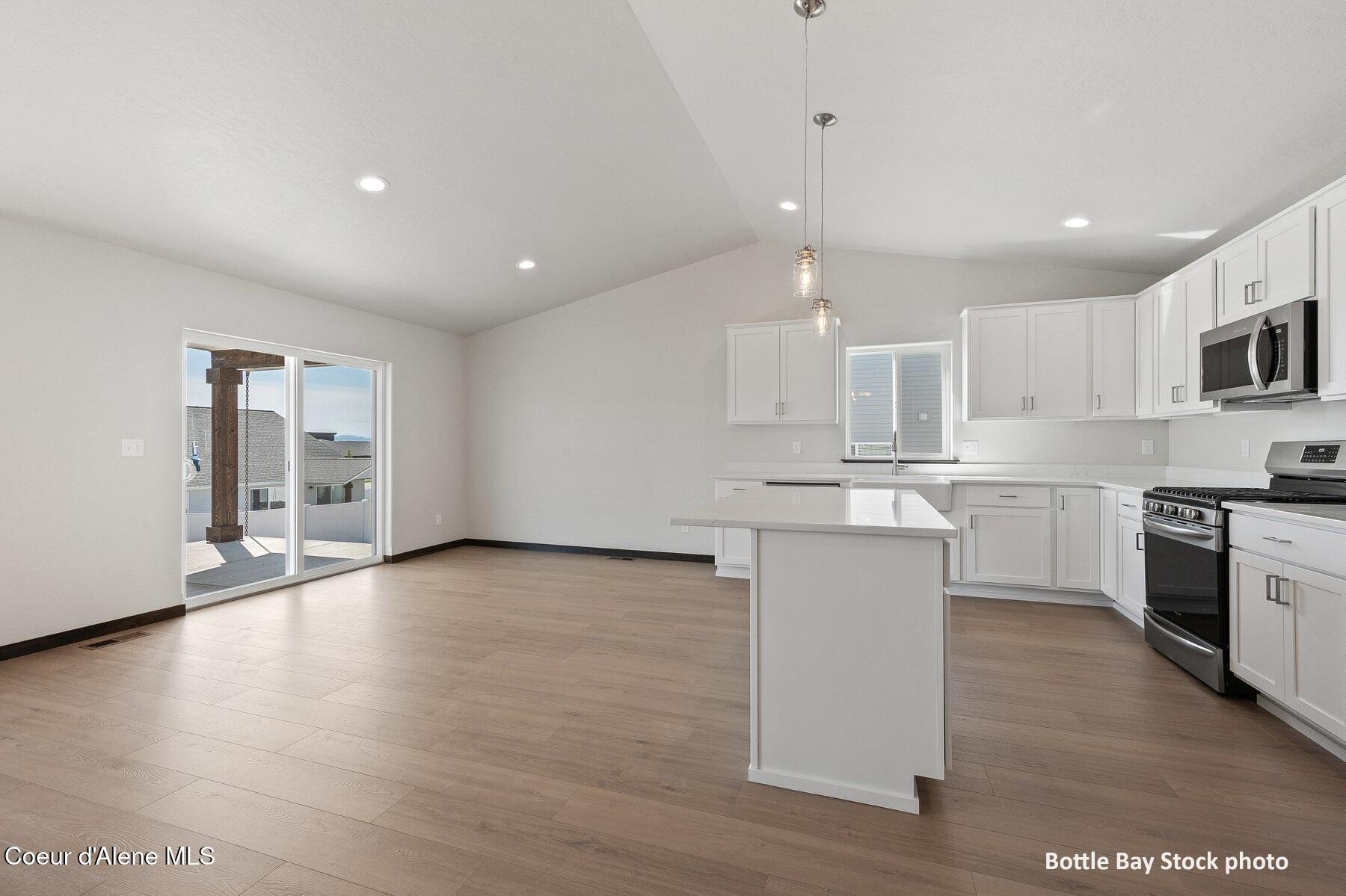 11834 North Entwistle Way Rathdrum, ID 83858 - Photo 9 of 28 9 KitchenDining