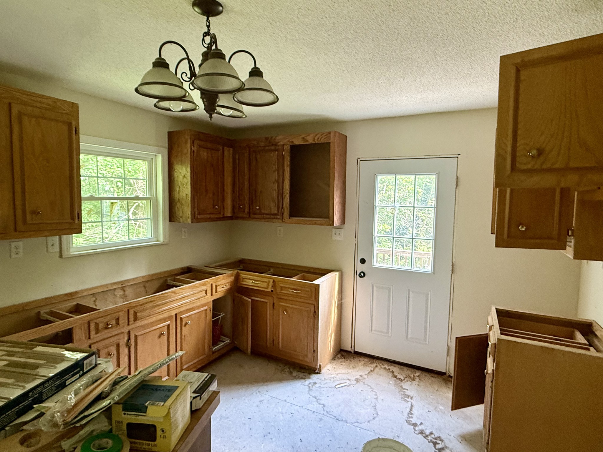 228 Henryville Road Ethridge, TN 38456 - Photo 51 of 55 a kitchen that has a lot of cabinets furniture and appliances