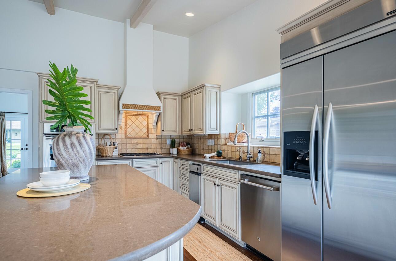 25603 Creekview Circle Salinas, CA 93908 - Photo 17 of 66