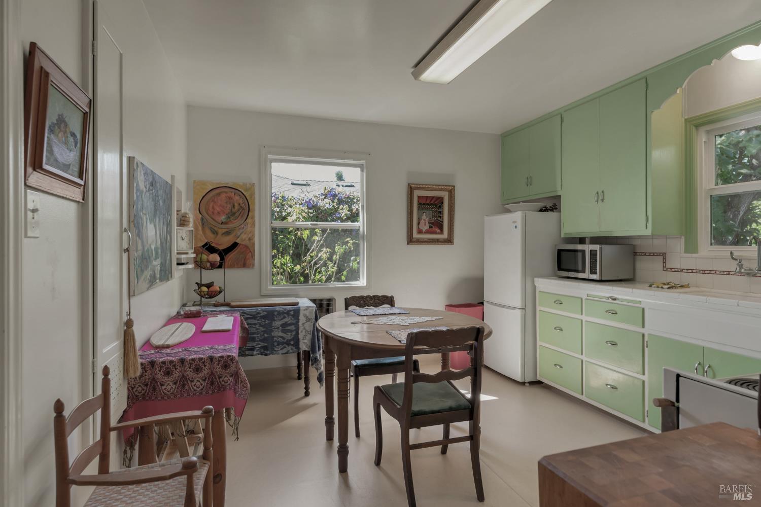 217 Shortt Road Santa Rosa, CA 95405 - Photo 6 of 22 Gallery Image 6