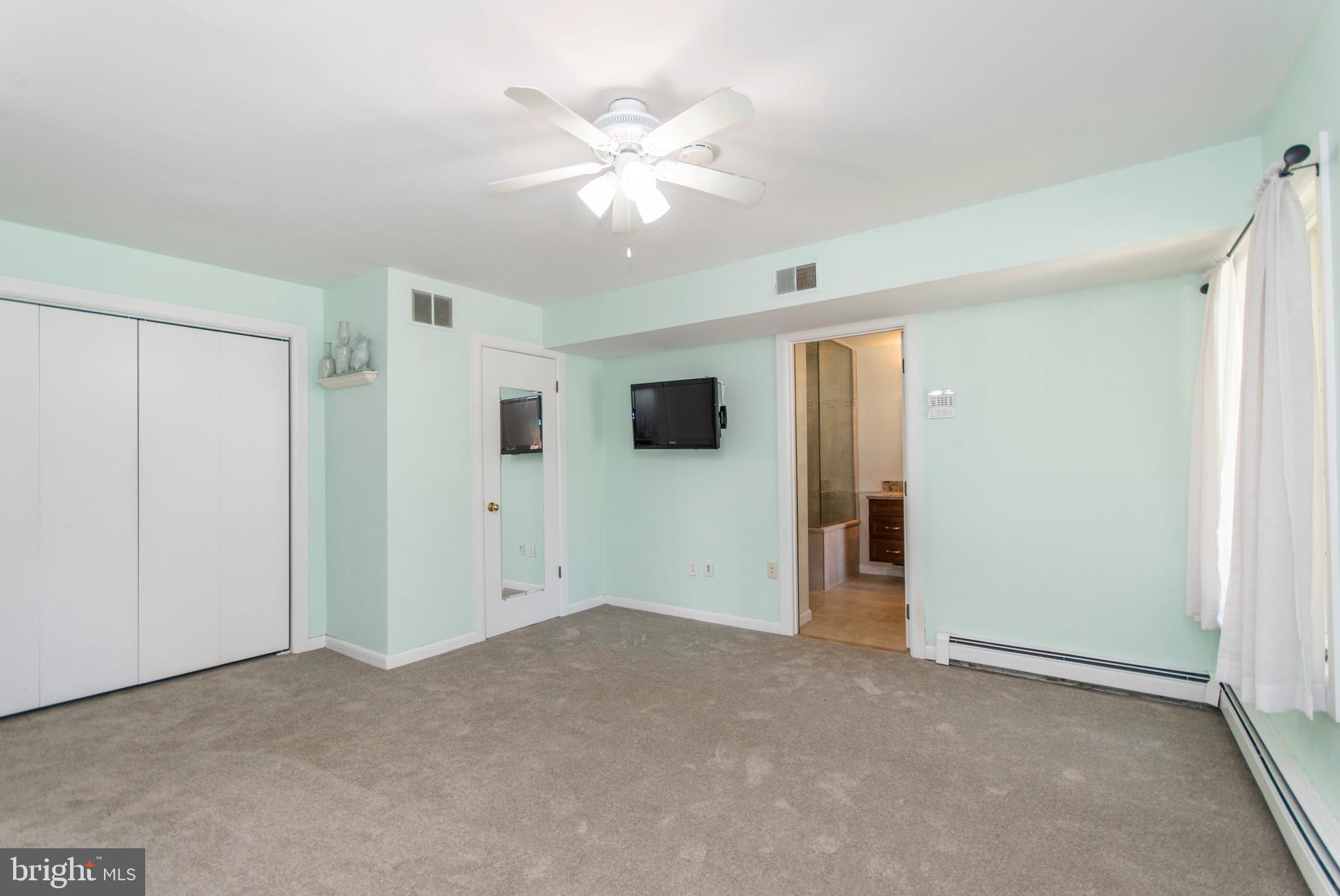 1166 Delene Road Rydal, PA 19046 - Photo 14 of 41 First Floor Master Bedroom Suite w walk in closet