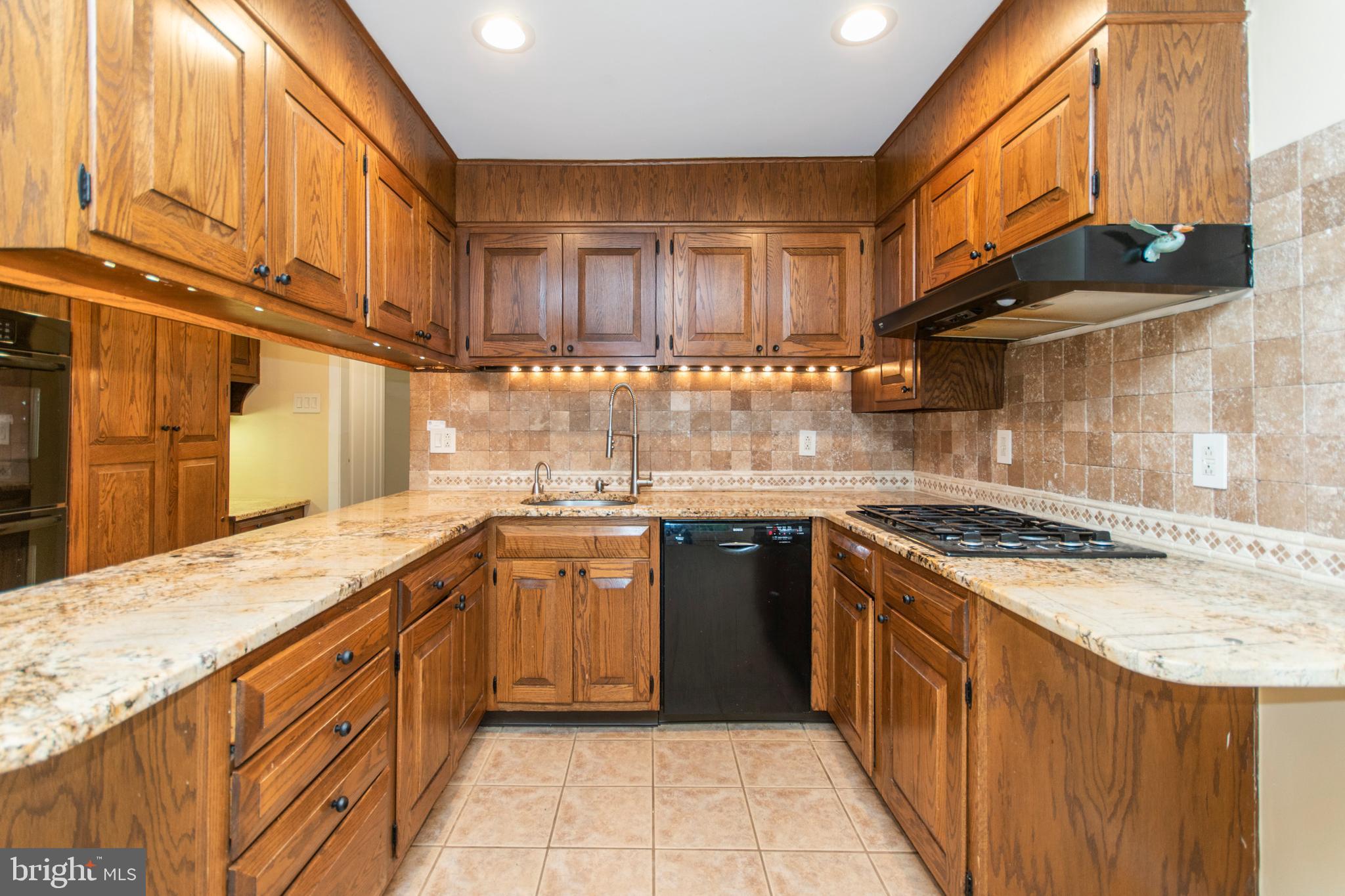 1166 Delene Road Rydal, PA 19046 - Photo 8 of 41 Great working kitchen w double ovens, gas cooking