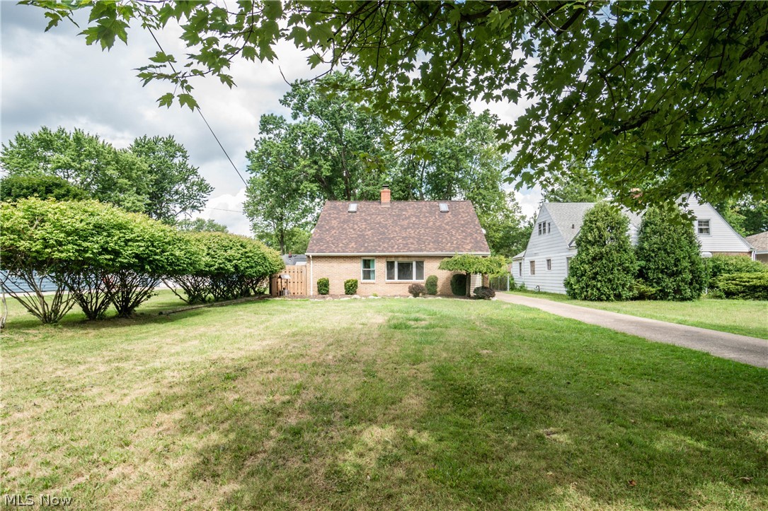 6822 Franke Road Middleburg Heights, OH 44130 - Photo 2 of 33