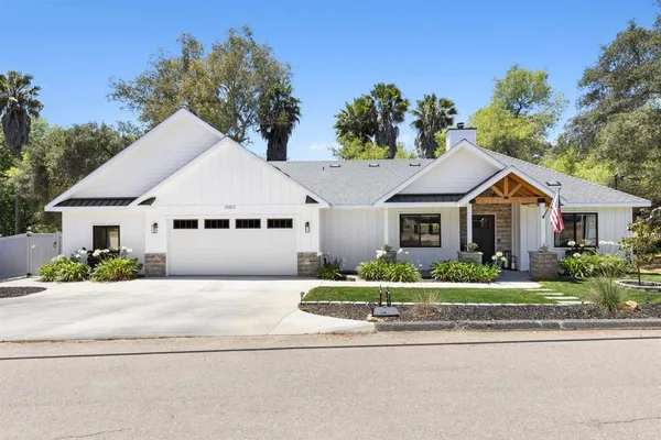 $1,225,000 | 25812 Willow Lane, Escondido, CA 92026