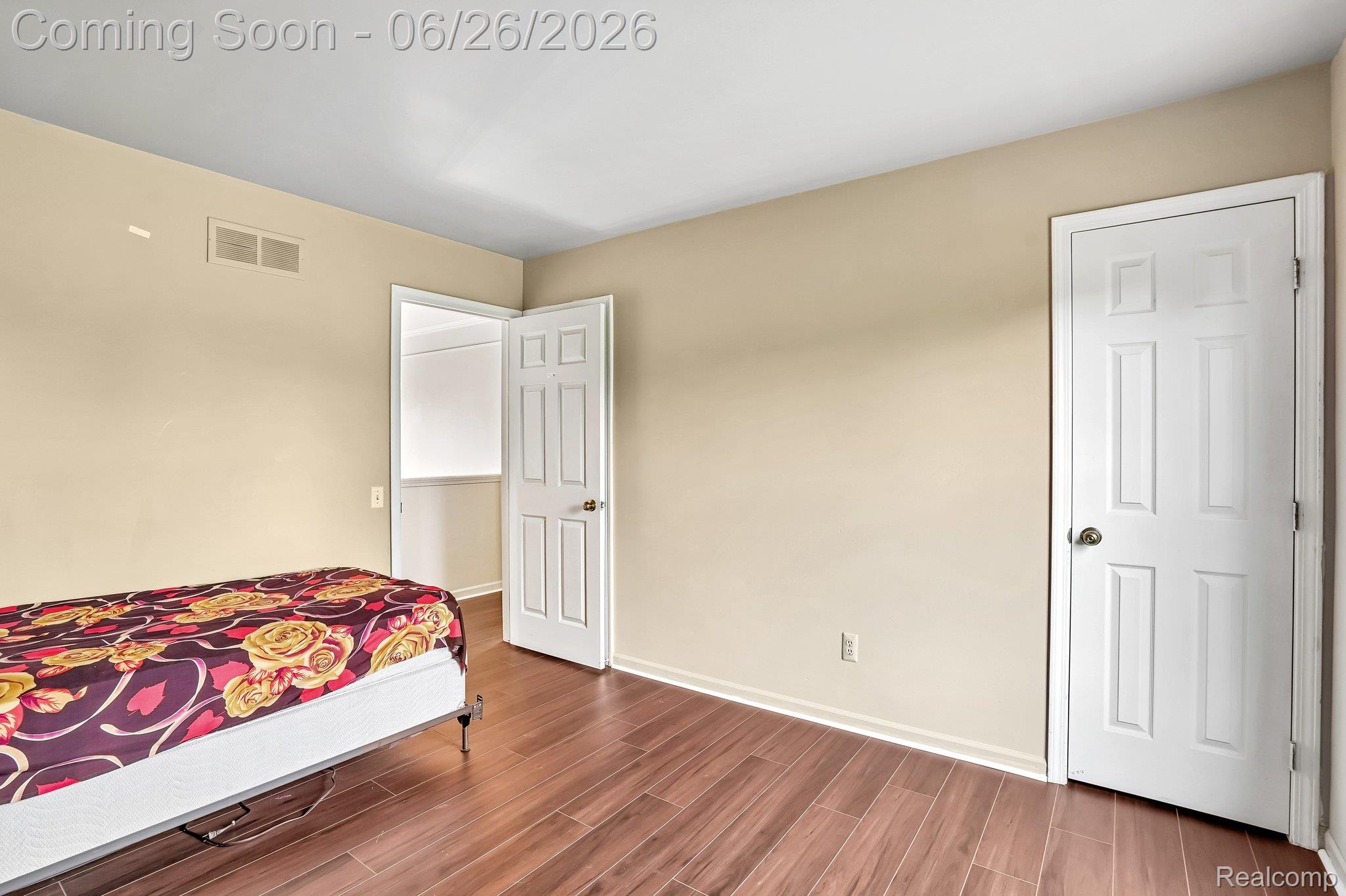 1687 Grandview Drive Rochester, MI 48306 - Photo 37 of 45 3rd bedroom