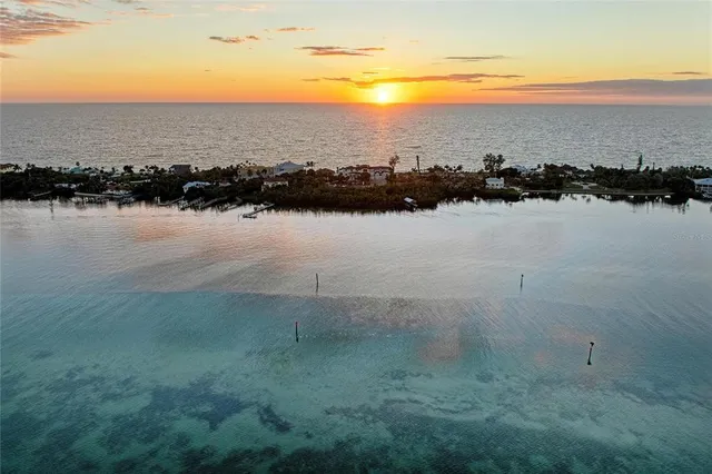 $1,400,000 | 365 South Shore Drive, Osprey, FL 34229