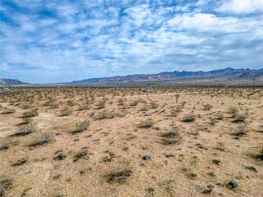 147 Little Road Joshua Tree, CA 92252 - Photo 14 of 37