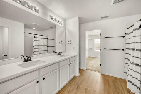 $560,000 | 919 North Undergrove Way, Aurora, CO 80018