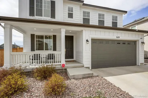 $560,000 | 919 North Undergrove Way, Aurora, CO 80018