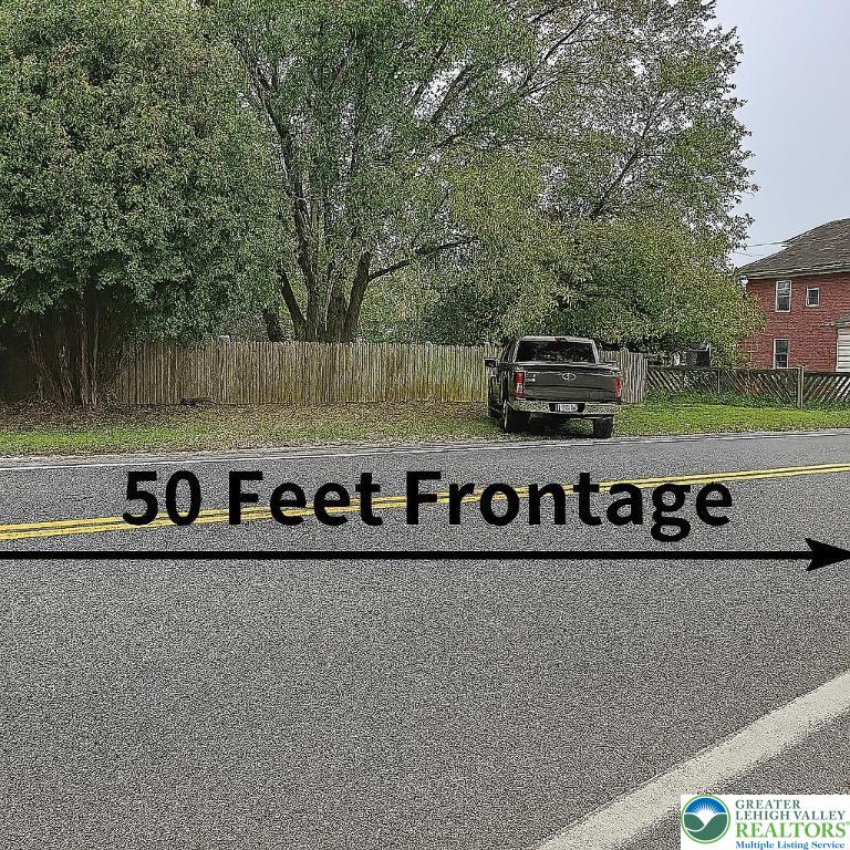 1519 Friedensburg Road Reading, PA 19606 - Photo 2 of 24 a close up of a street sign