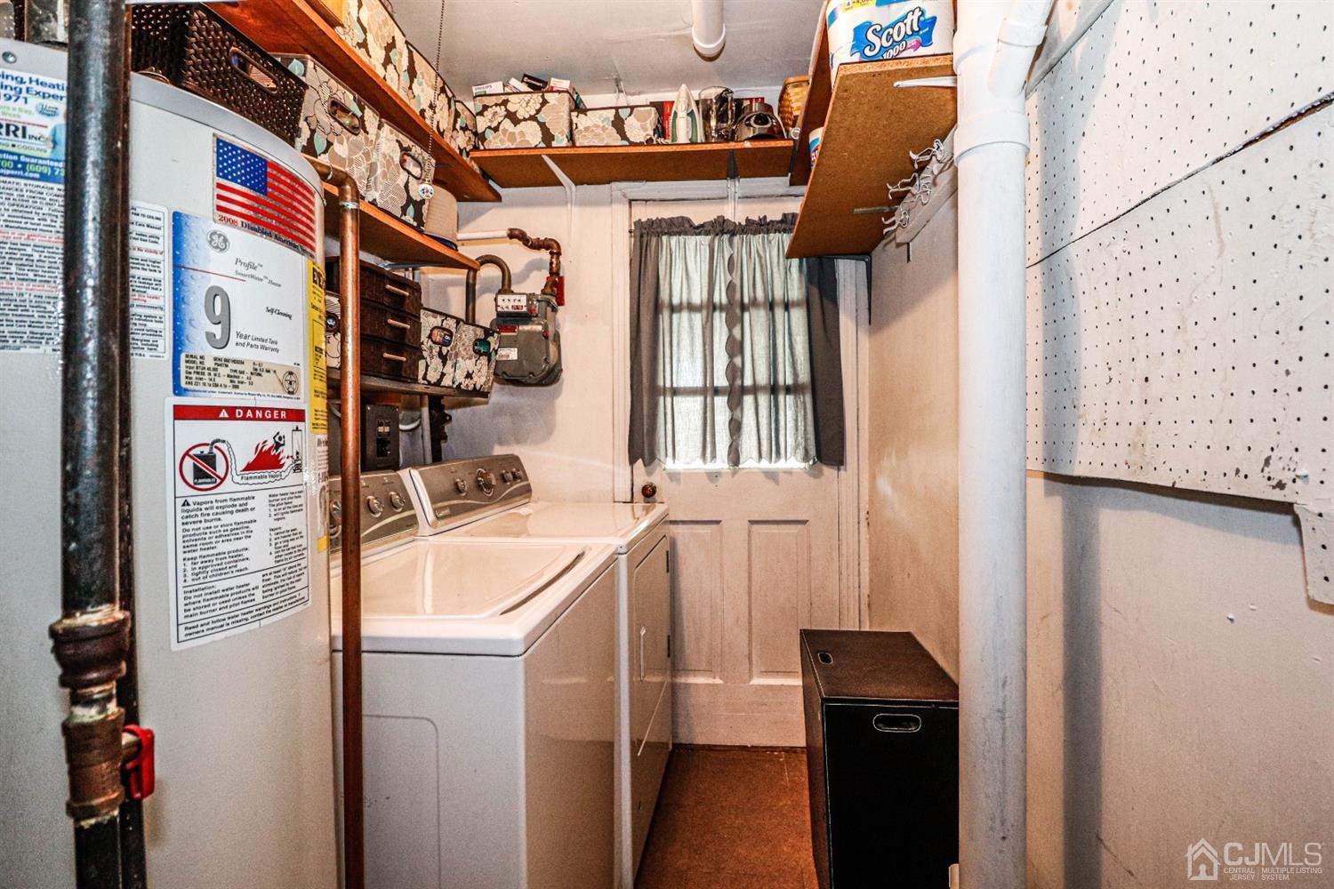 3 Avon Road Edison, NJ 08817 - Photo 30 of 39 a utility room with dryer and washer