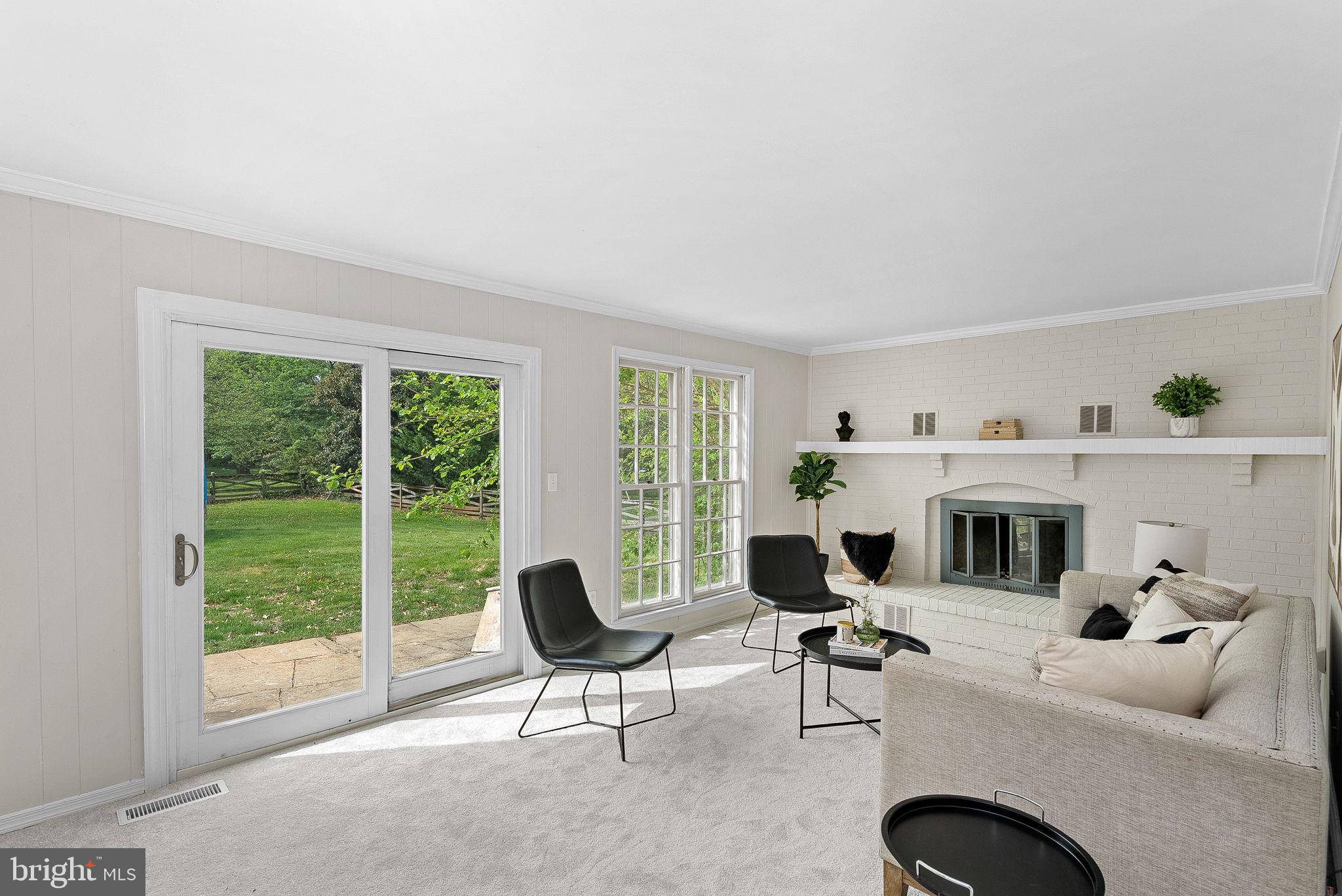 105 Peyton Road Sterling, VA 20165 - Photo 33 of 68 Huge sliding glass door to patio