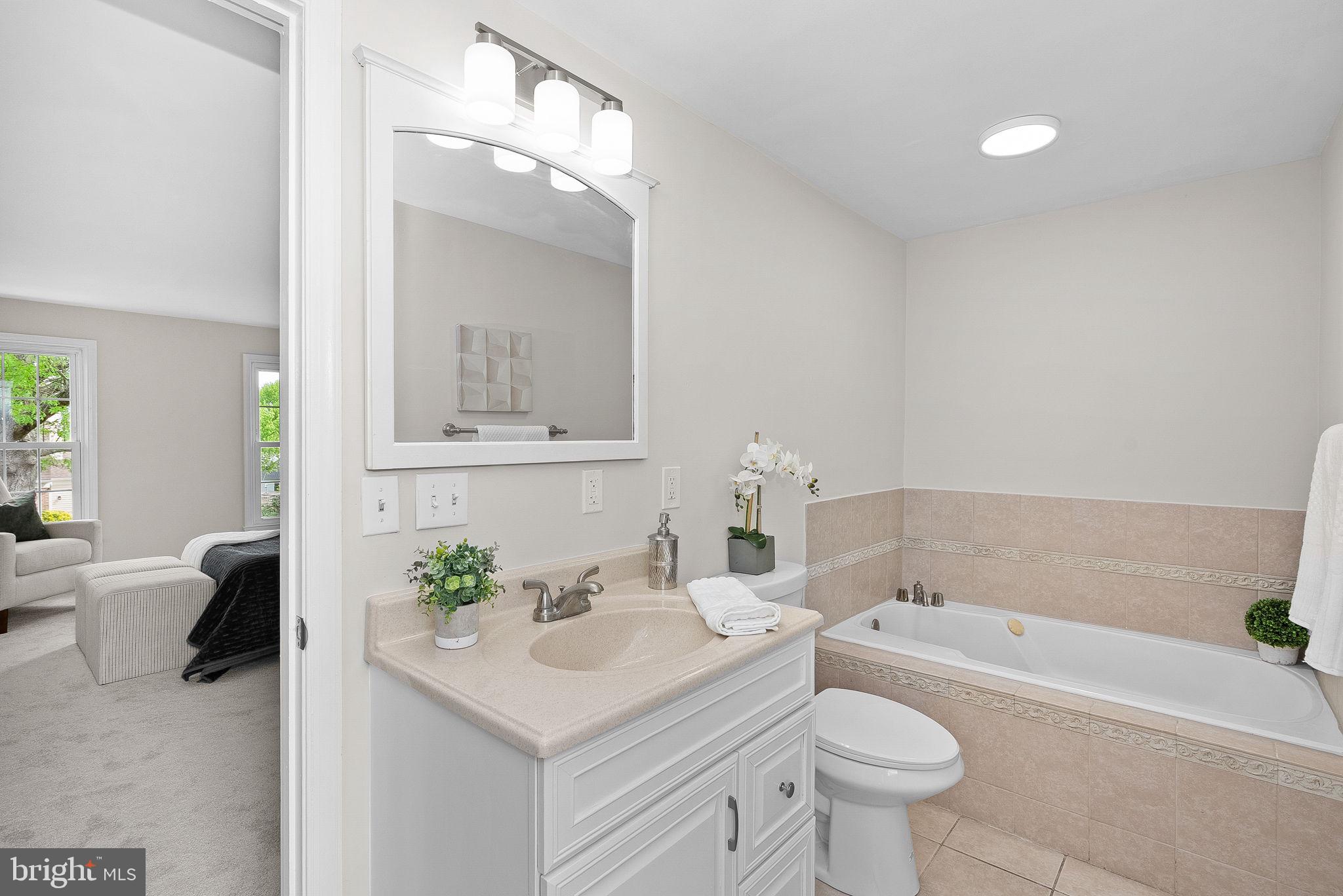 105 Peyton Road Sterling, VA 20165 - Photo 39 of 68 Primary bathroom