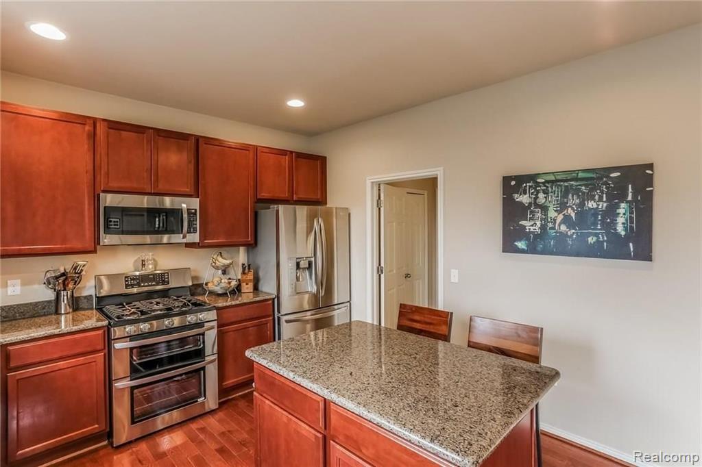 3058 Fantail Court Rochester Hills, MI 48309 - Photo 18 of 43