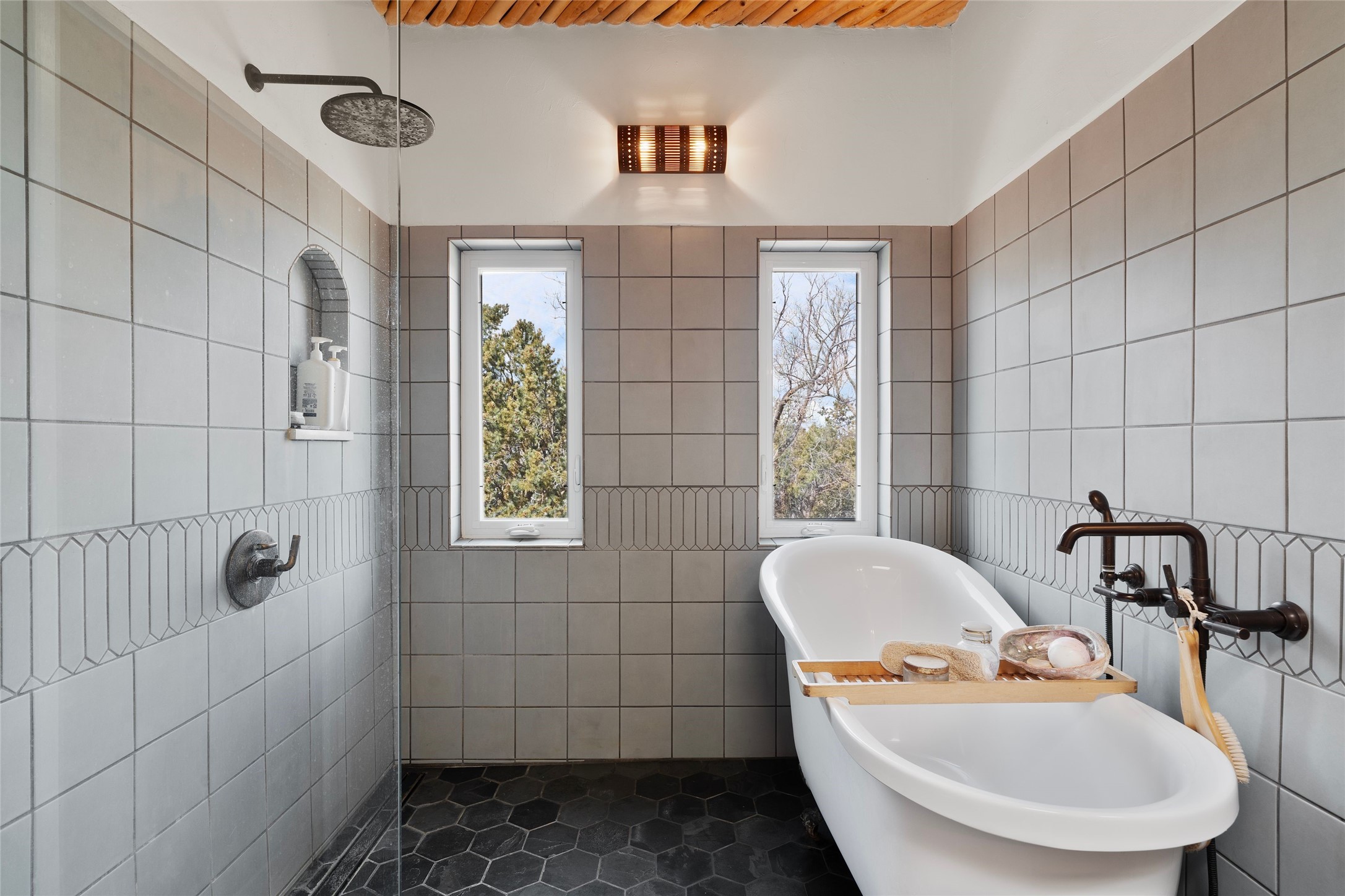 15 Cielo Cumbre Road Santa Fe, NM 87505 - Photo 10 of 20 Primary Bathroom