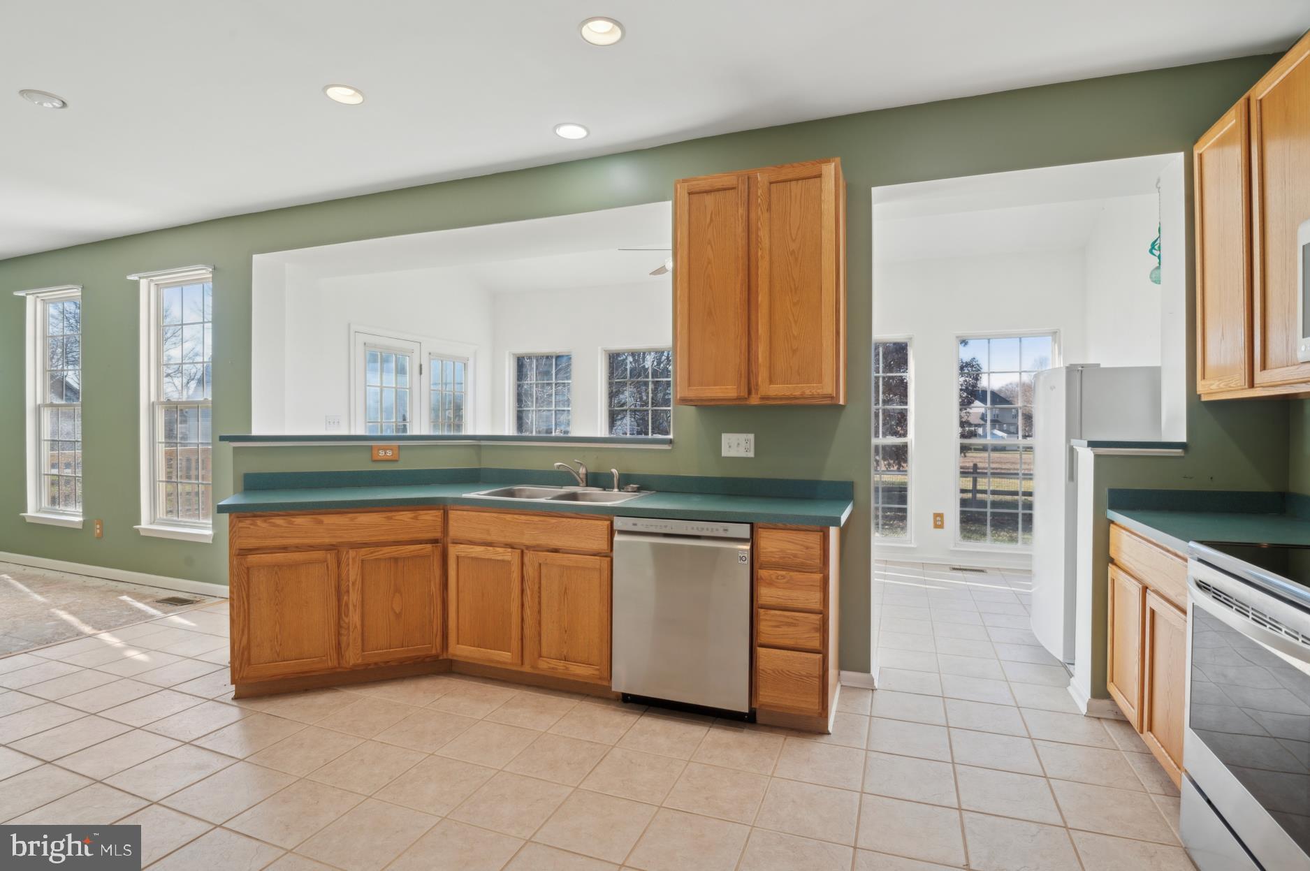 232 Hazel Drive Bear, DE 19701 - Photo 8 of 25