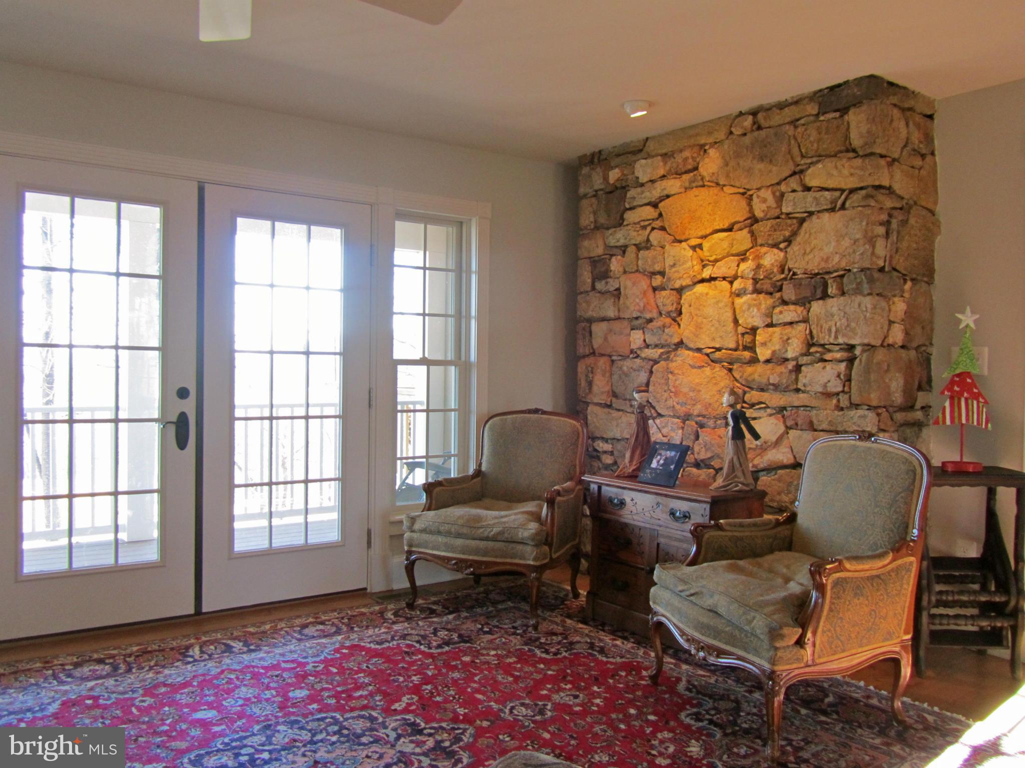 362 Tiger Valley Road Washington, VA 22747 - Photo 14 of 26 Living Room