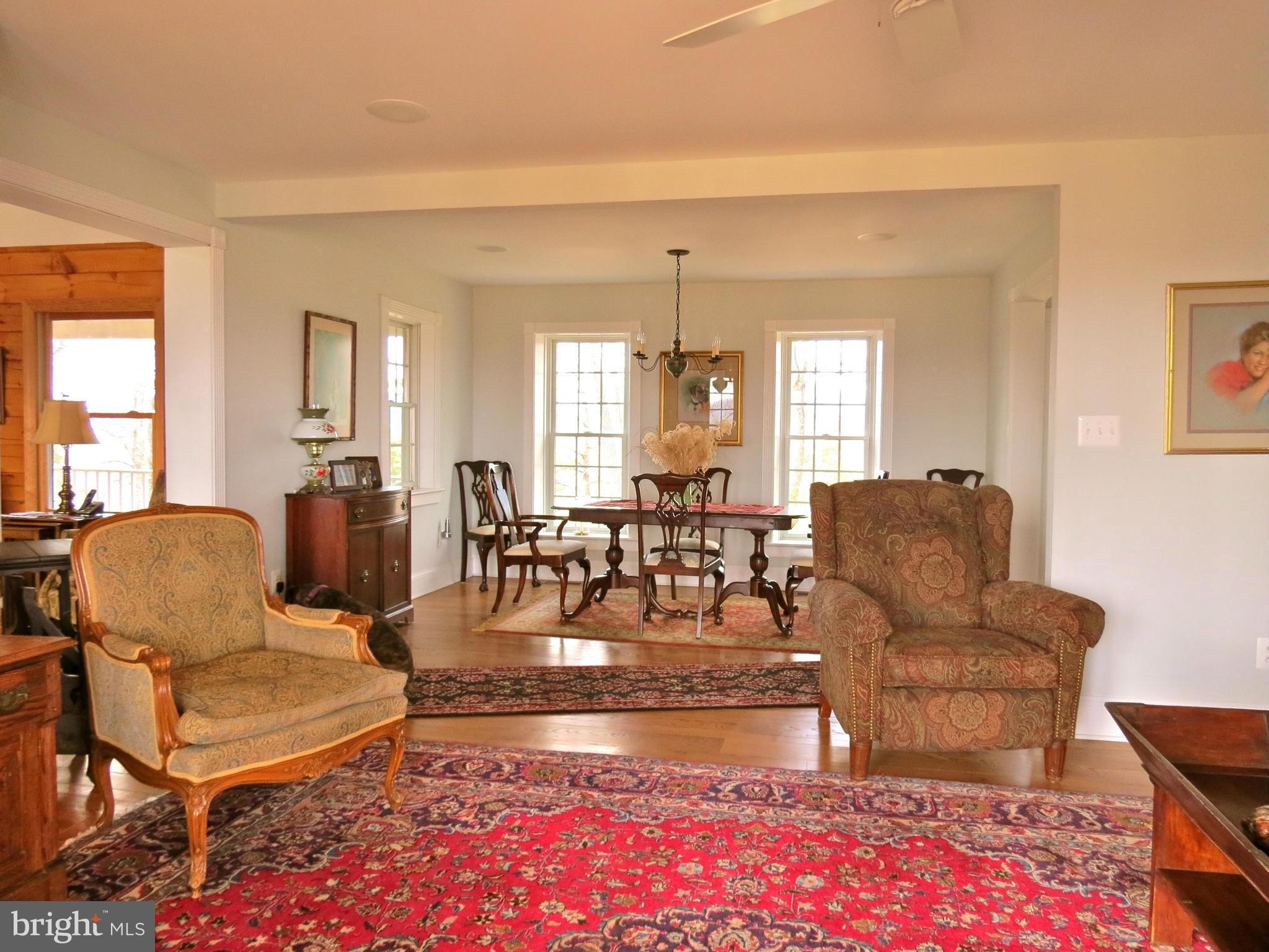 362 Tiger Valley Road Washington, VA 22747 - Photo 9 of 26 Living Room