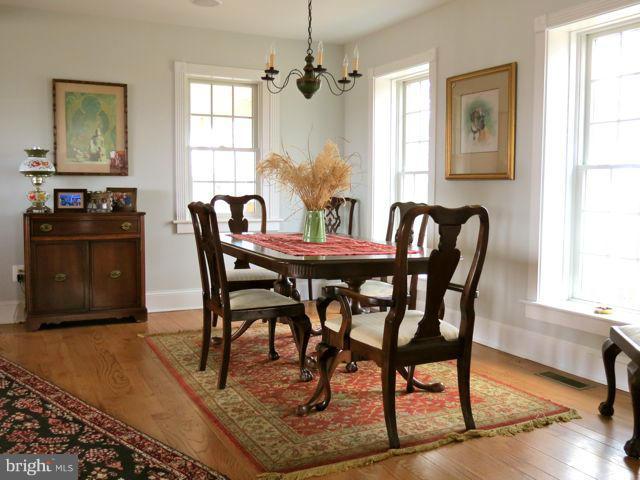 362 Tiger Valley Road Washington, VA 22747 - Photo 10 of 26 Dining Room