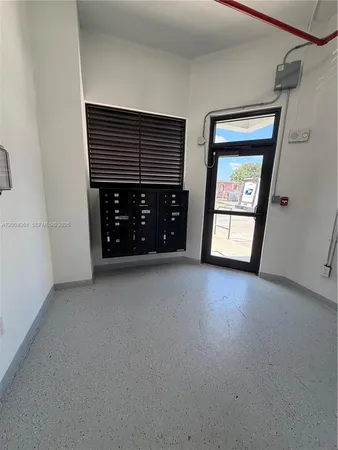 $2,400 | 859 East 24th Street, Unit 302, Hialeah, FL 33013