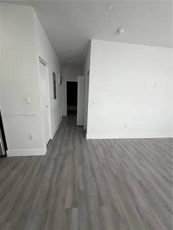 $2,400 | 859 East 24th Street, Unit 302, Hialeah, FL 33013