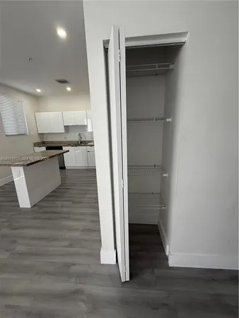 $2,400 | 859 East 24th Street, Unit 302, Hialeah, FL 33013