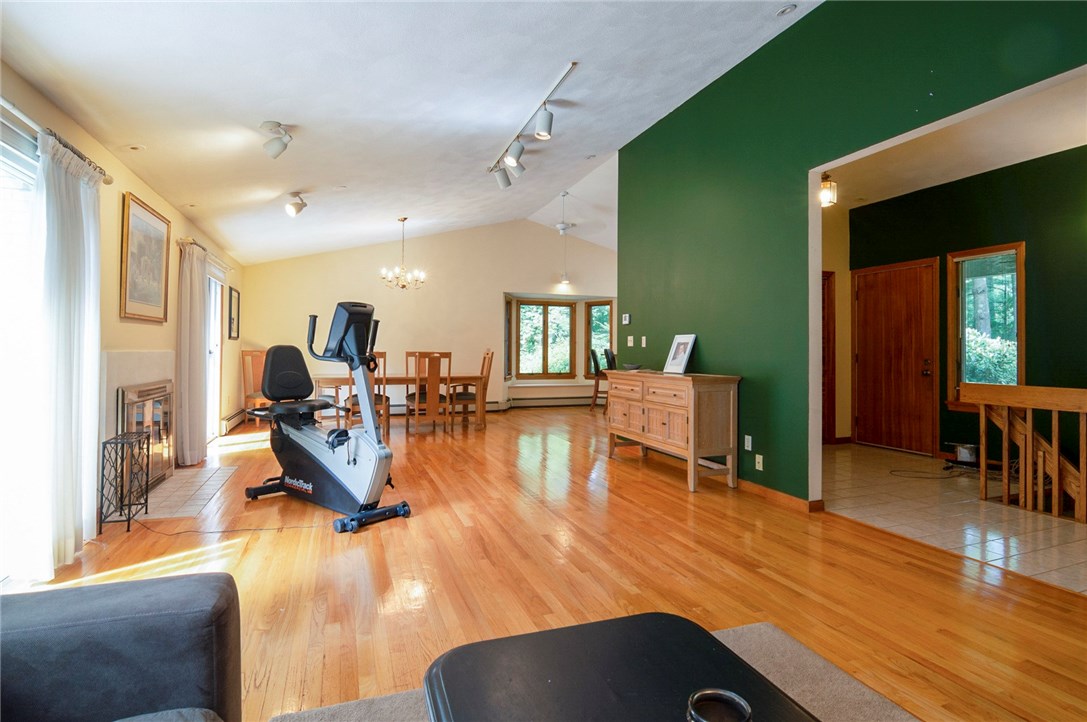 784 Pound Hill Road North Smithfield, RI 02896 - Photo 4 of 22 Gallery Image 4