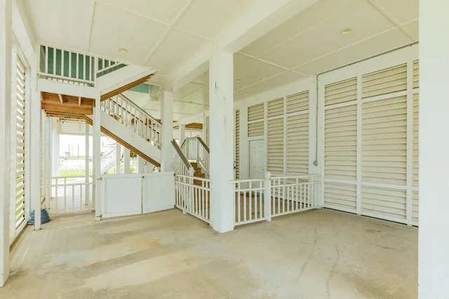 a view of entryway with white walls and windows