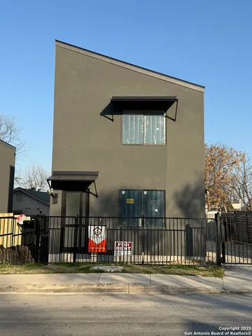 $2,000 | 110 Santa Paula Avenue, San Antonio, TX 78201