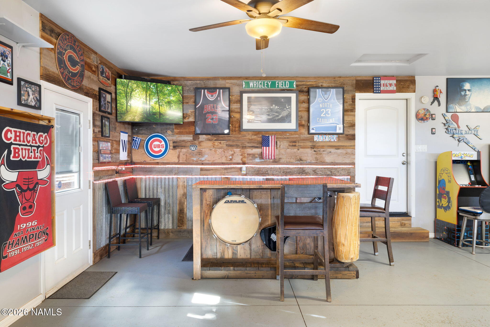 6339 North Bluefield Road Flagstaff, AZ 86004 - Photo 29 of 35 entertainment bar