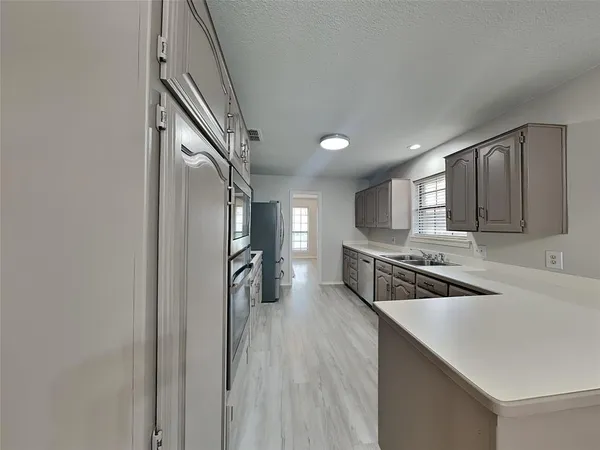 $2,095 | 4912 Barberry Drive, Fort Worth, TX 76133