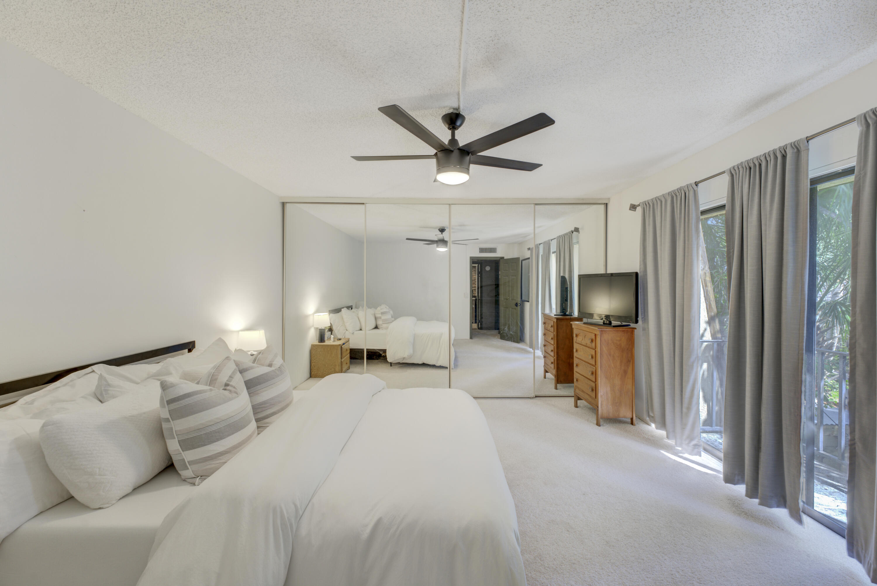 158 Woodland Road Palm Springs, FL 33461 - Photo 17 of 26 22_dsc04465_6_7_8_9
