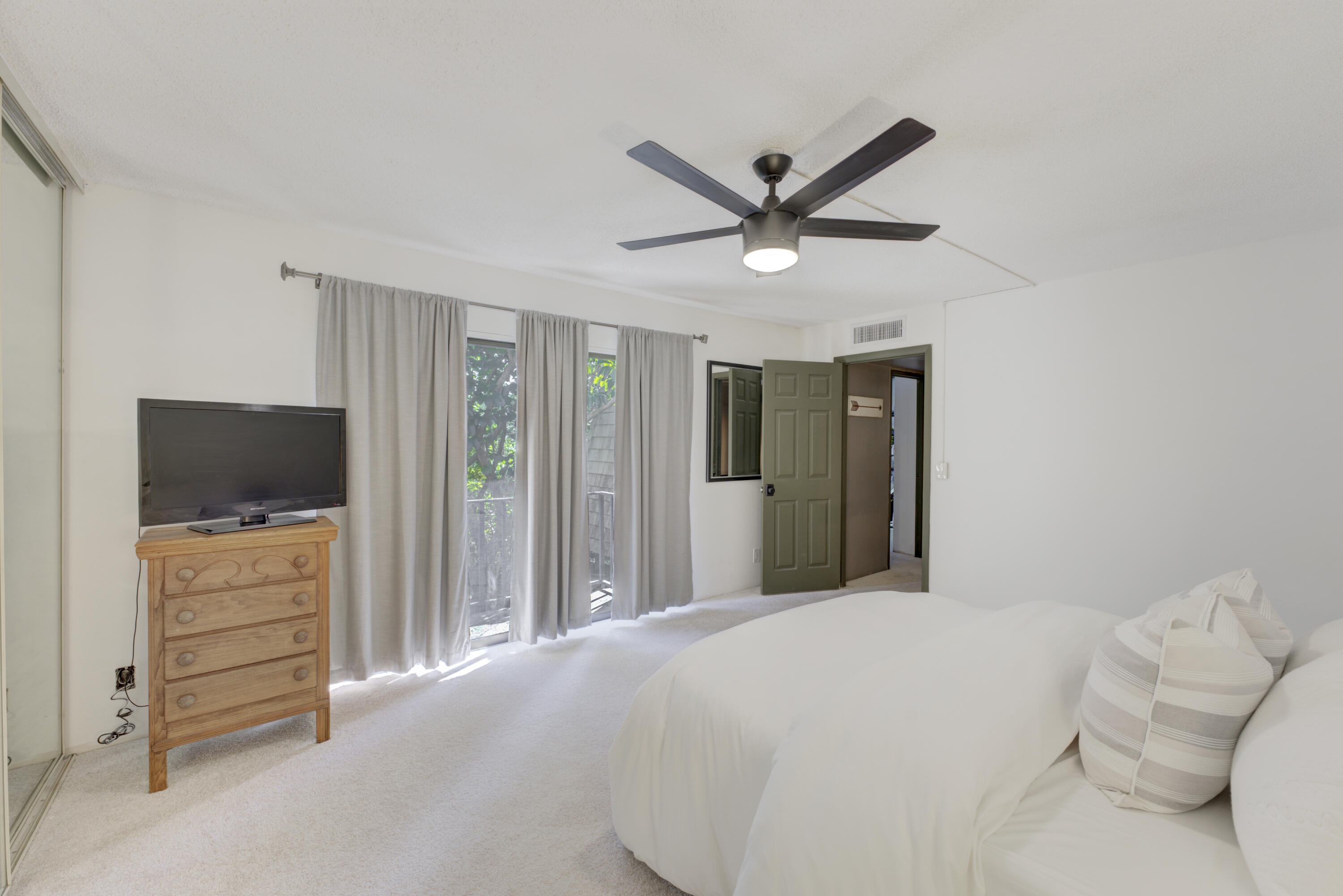 158 Woodland Road Palm Springs, FL 33461 - Photo 19 of 26 24_dsc04475_6_7_8_9