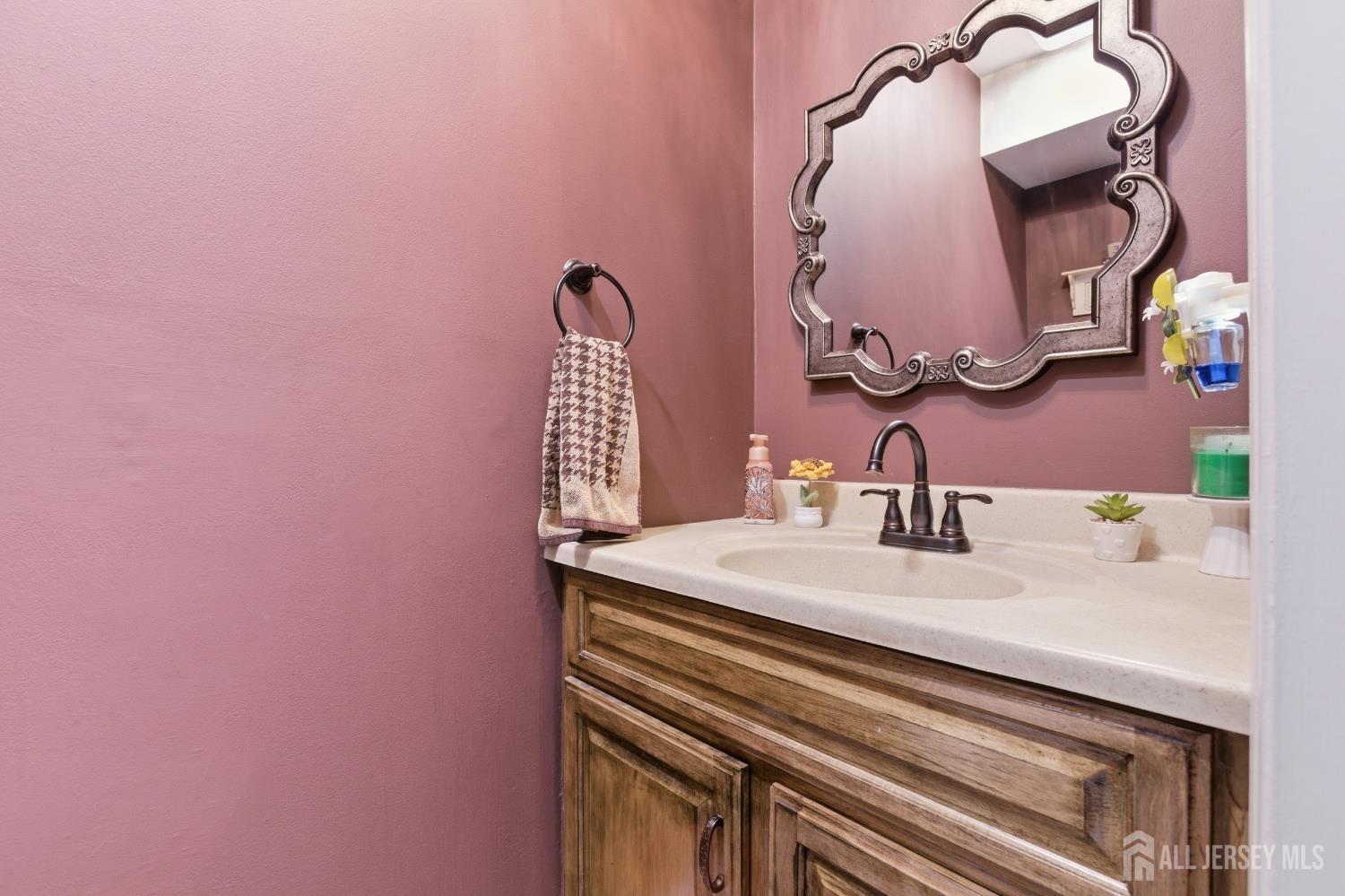 623 Lloyd Road Aberdeen, NJ 07747 - Photo 13 of 49