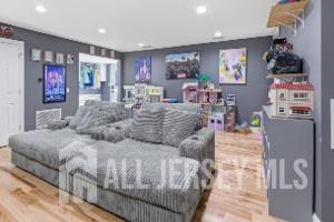 623 Lloyd Road Aberdeen, NJ 07747 - Photo 24 of 49