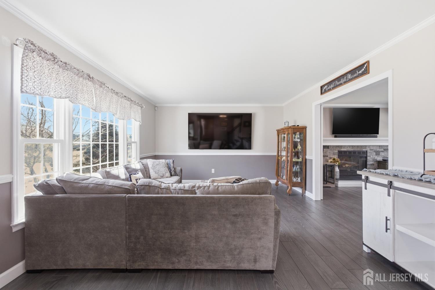 623 Lloyd Road Aberdeen, NJ 07747 - Photo 8 of 49