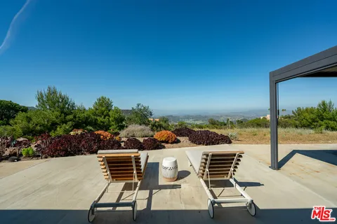 $2,499,000 | 14677 Yerba Buena Road, Malibu, CA 90265