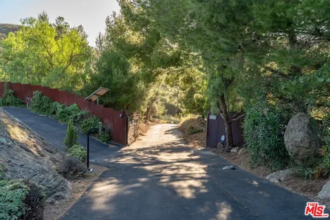 $2,499,000 | 14677 Yerba Buena Road, Malibu, CA 90265